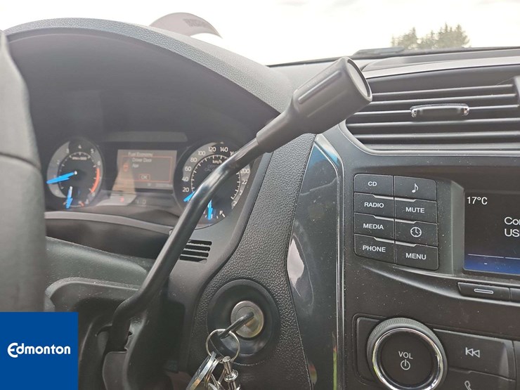 2018-ford-explorer-image-30