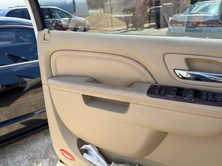 2007-cadillac-escalade-image-94