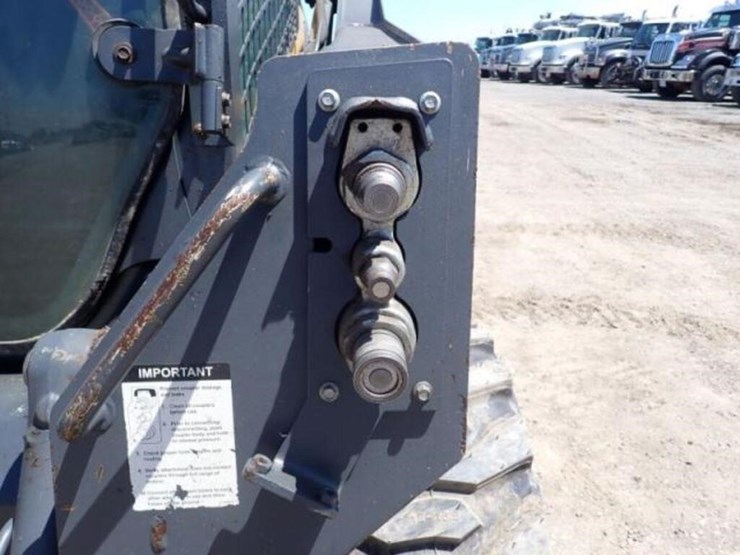 2019-deere-320g-image-20