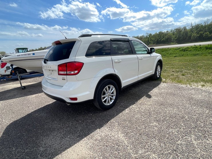 2013-dodge-journey-sxt-image-4