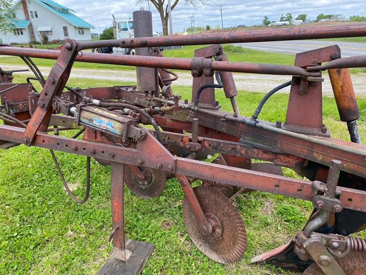 mm-4-bottom-16"-plow-image-7