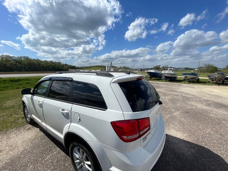 2013-dodge-journey-sxt-image-9