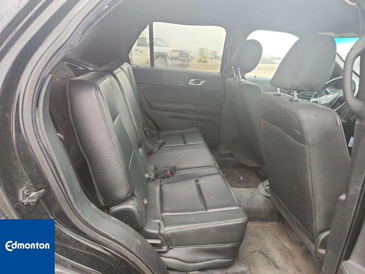 2018-ford-explorer-image-23