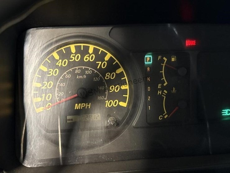 2005-isuzu-npr-image-20