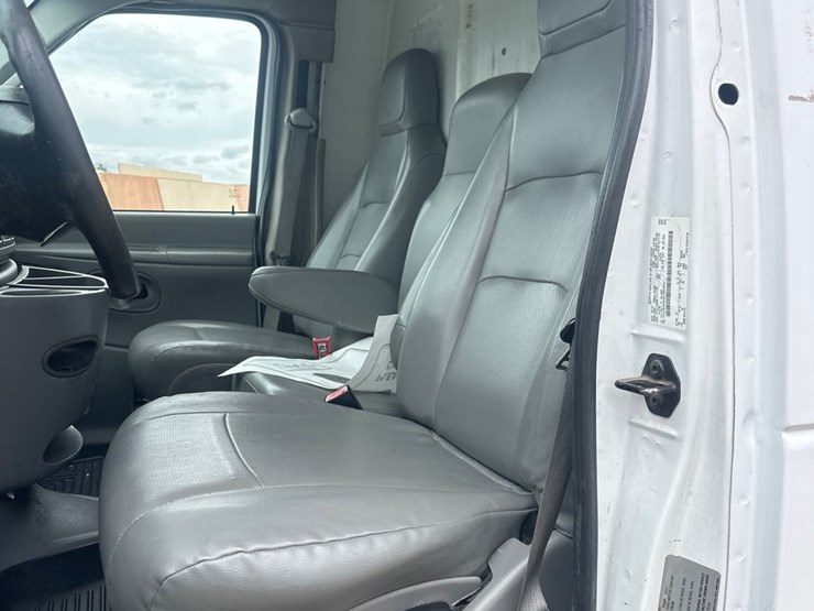 2011-ford-e450-image-7