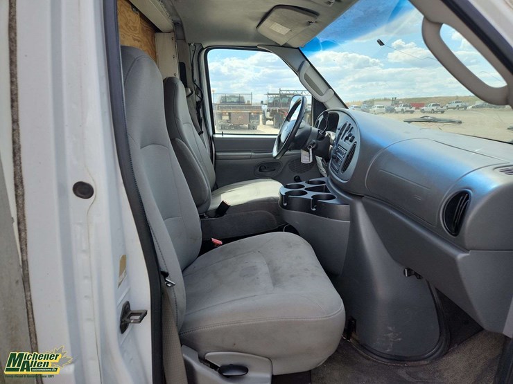 2008-ford-e350-image-15