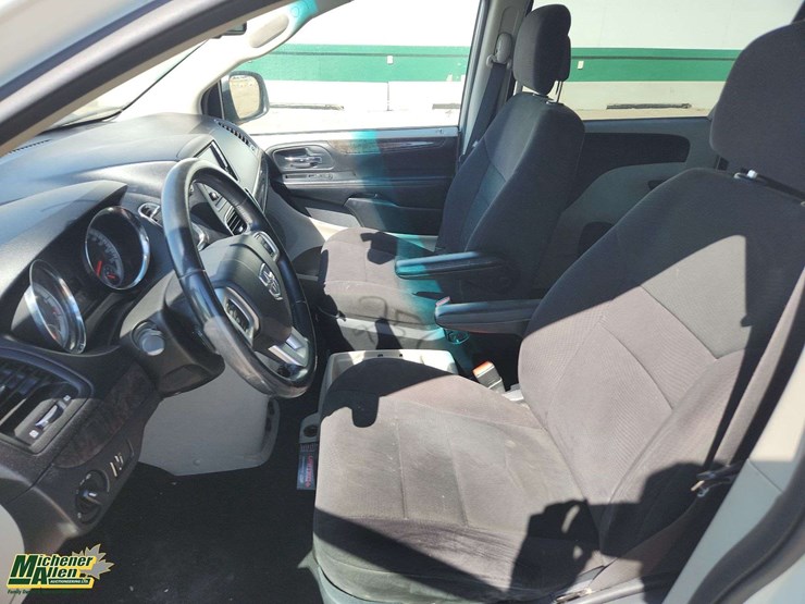 dodge-grand-caravan-image-10