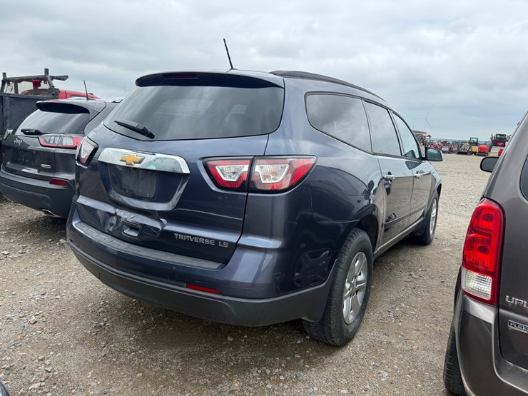 2013-chevrolet-traverse-image-3