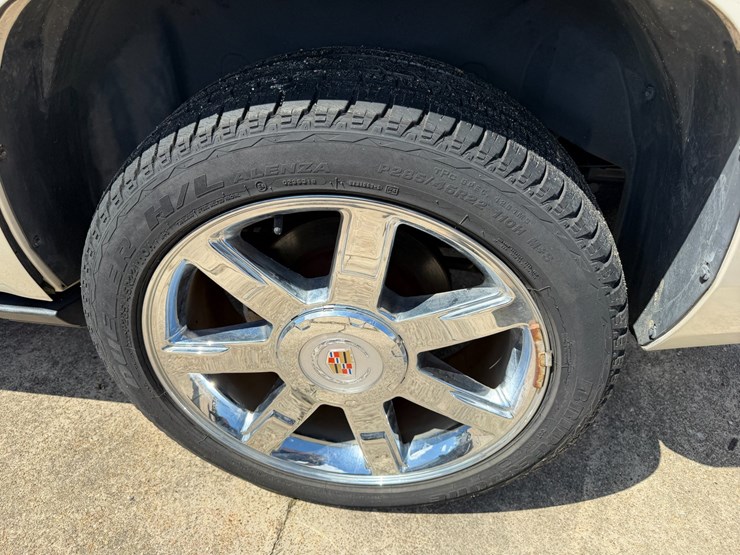 2007-cadillac-escalade-image-7
