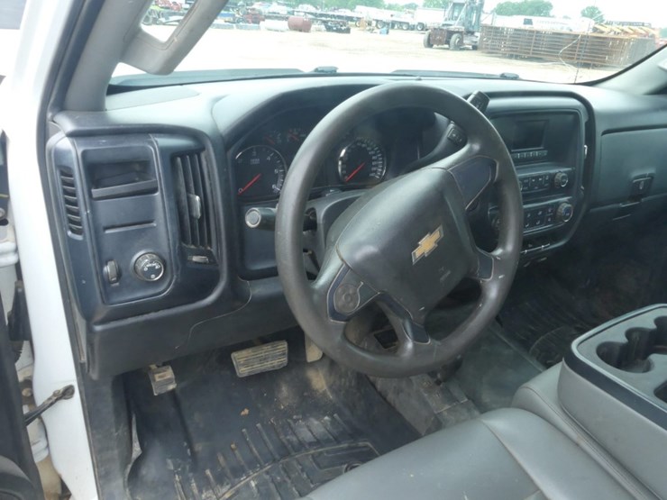 2017-chevrolet-2500hd-image-9