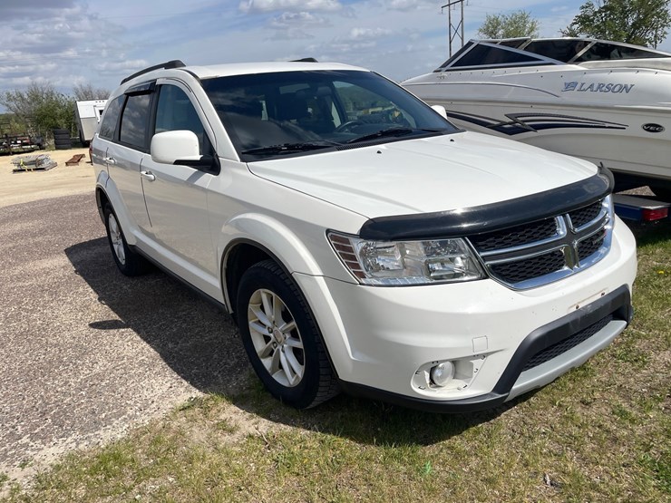 2013-dodge-journey-sxt-image-3