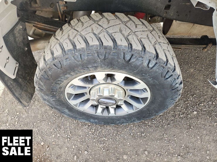2022-ford-f250-image-12