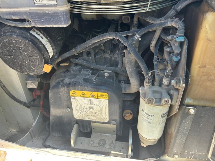 2021-bobcat-s76-image-14
