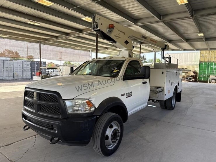 2015-ram-4500-bucket-truck-image-4