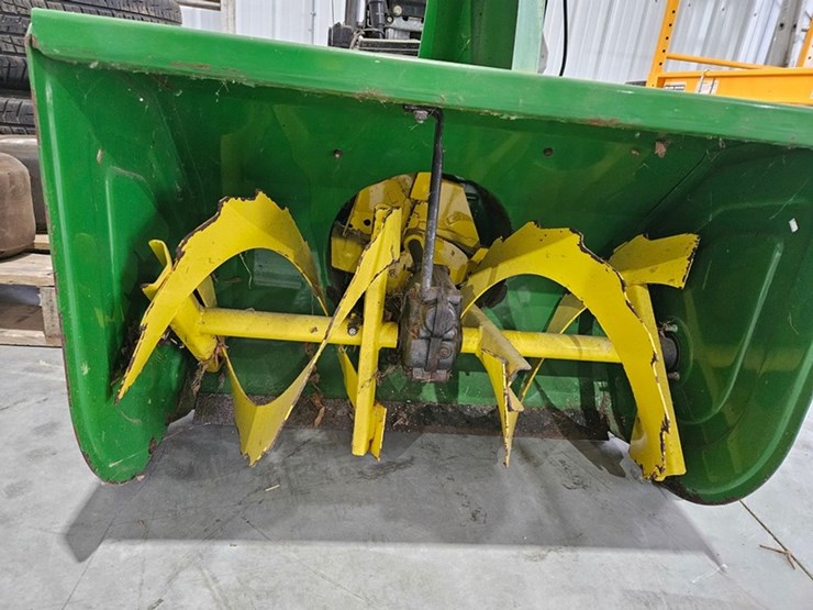 #6278-•-john-deere-1028-self-propelled-snow-blower-image-9