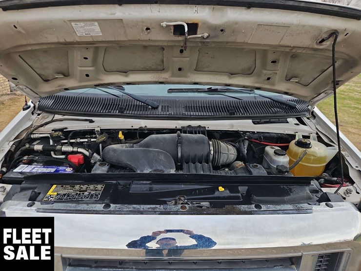 2013-ford-cargo-image-14
