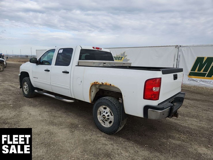 2012-chevrolet-silverado-2500hd-image-3