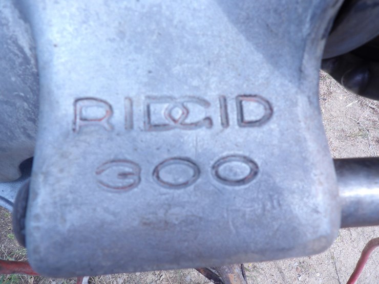 #40869-•-**rigid-300-pipe-threader-image-5