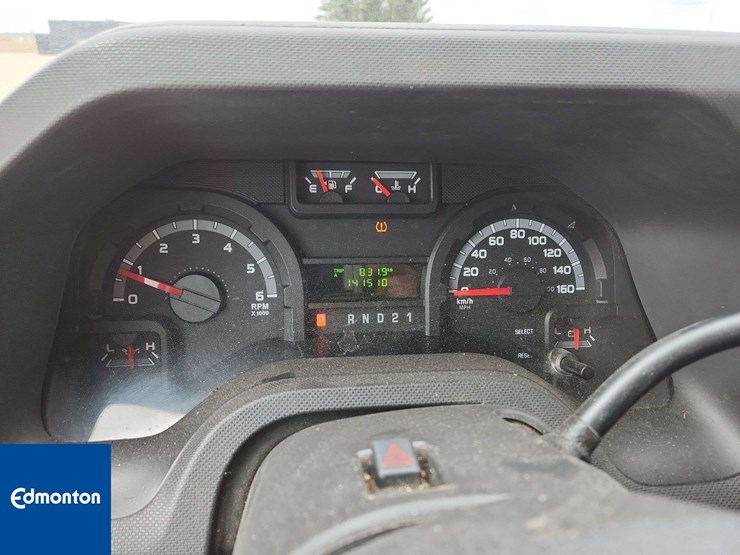 2014-ford-cargo-image-9