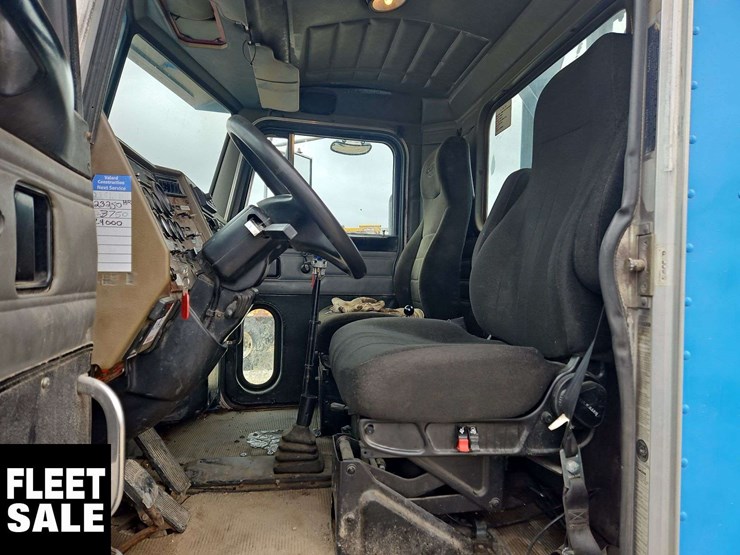 2003-peterbilt-330-image-20