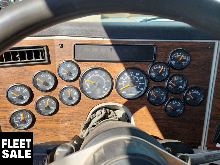 2015-western-star-4900-image-9