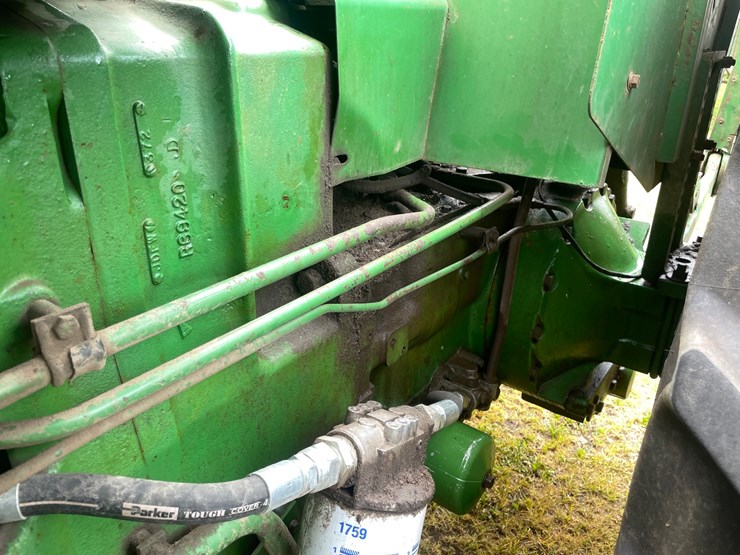 john-deere-8640-image-37