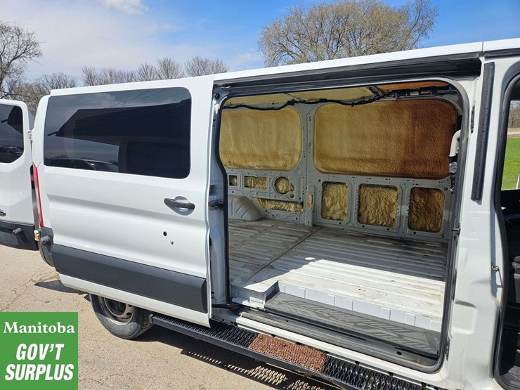 2017-ford-transit-image-28