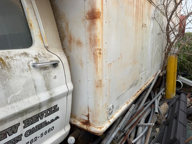 ford-600-image-19