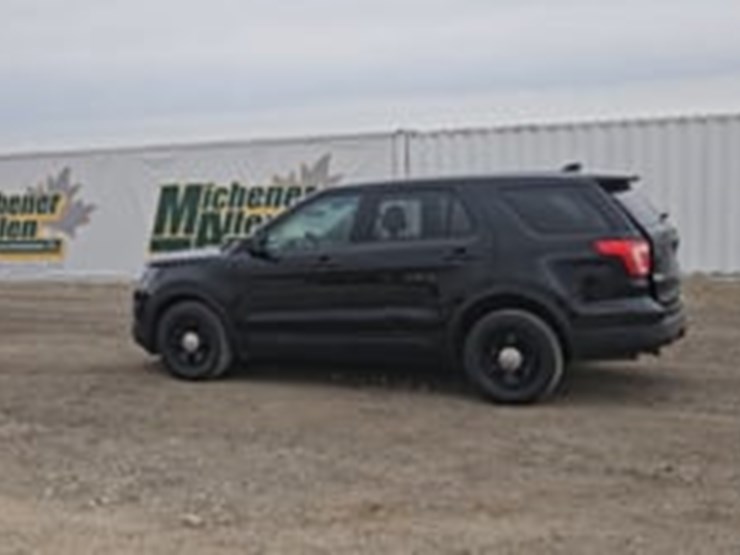 2016-ford-explorer-image-5