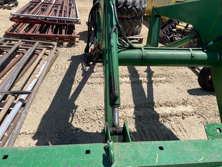 john-deere-148-image-15