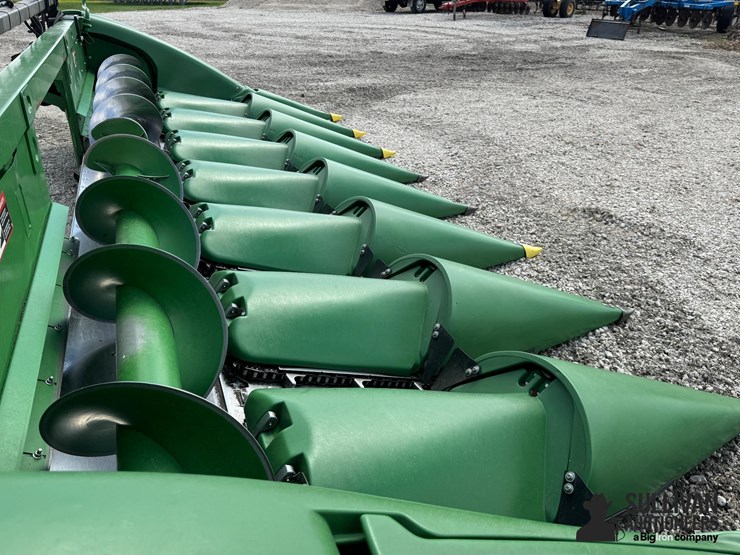 2020-john-deere-708c-image-13