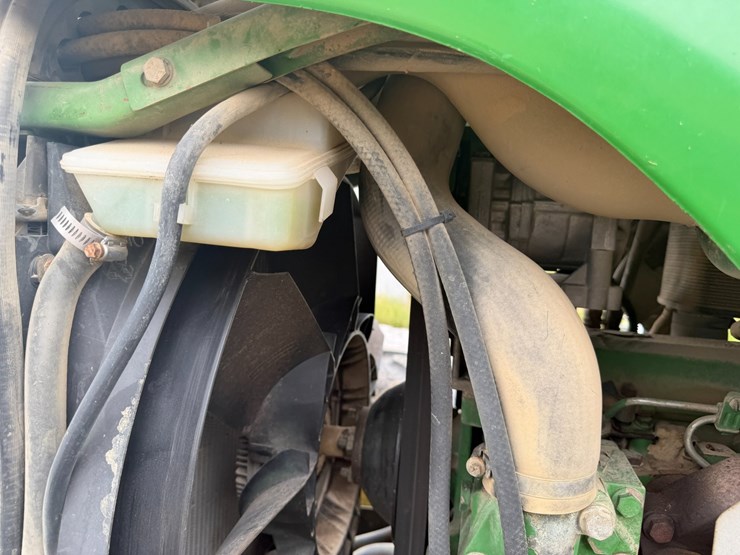 2004-john-deere-6420-image-47