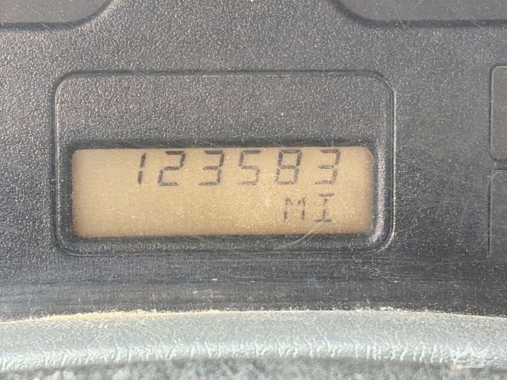 2005-international-durastar-4300-image-23