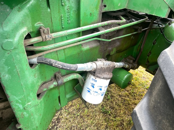 john-deere-8640-image-36