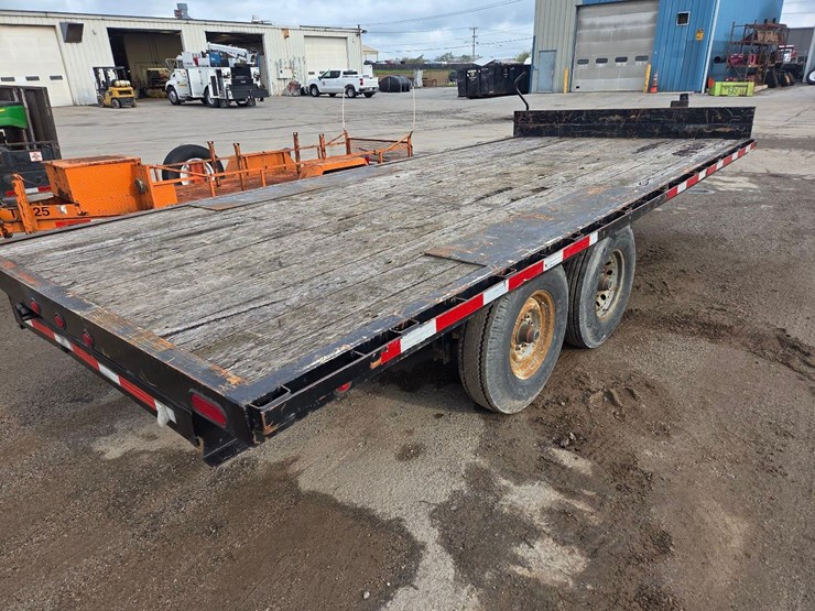1999-18'x102"-flatbed-trailer-image-14