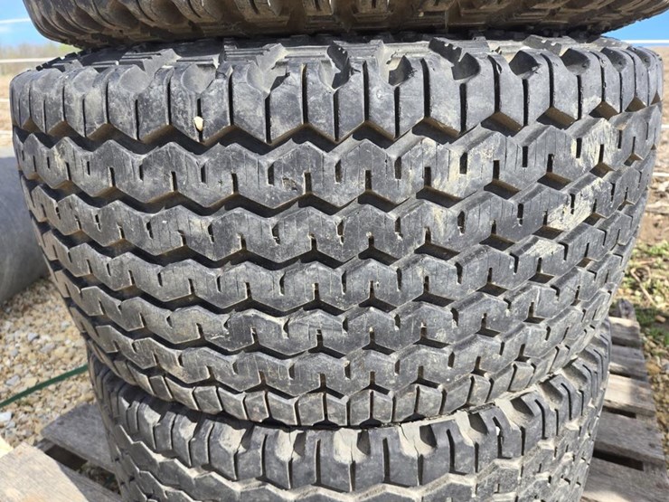 #487-•-(4)-mickey-thompson-baja-31-x-13.5-x-15-tires-image-9