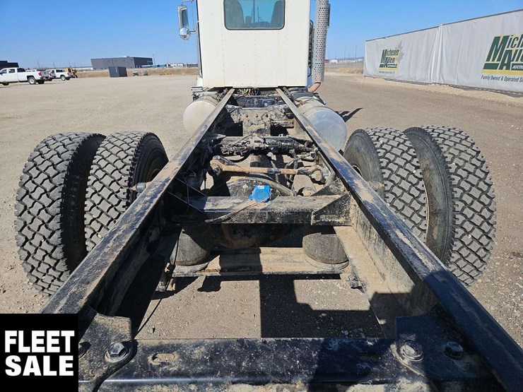 2015-kenworth-t370-image-33