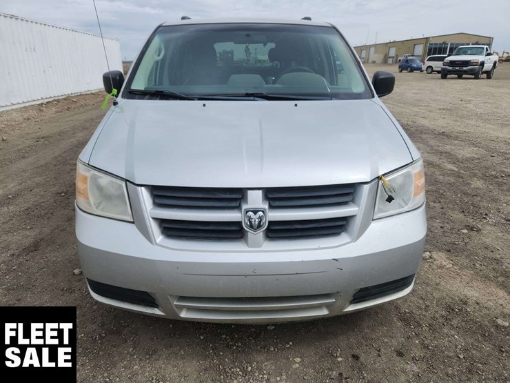 2010-dodge-grand-caravan-image-8