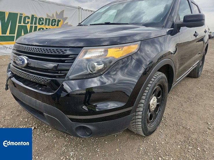2015-ford-explorer-image-38
