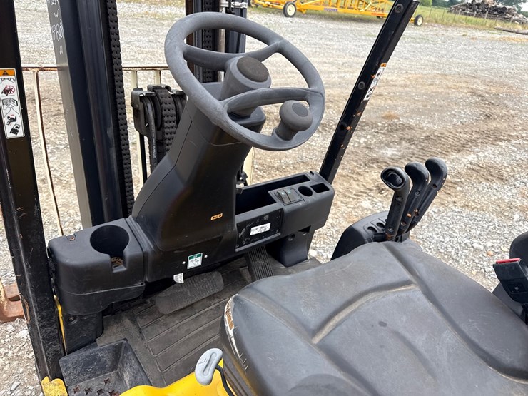 #49156-•-2021-yale-pneumatic-tire-forklift-g807n161450-image-10