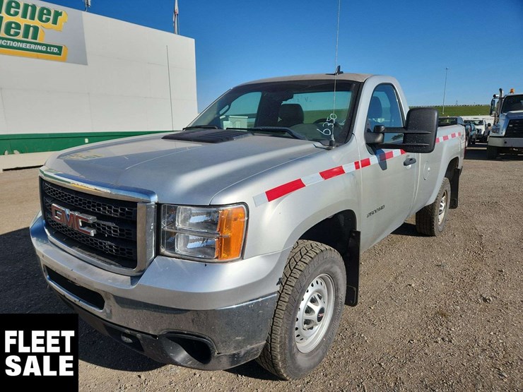 2012-gmc-sierra-2500hd-image-1