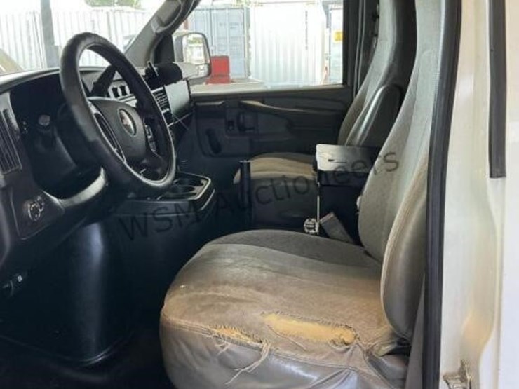 2013-chevrolet-express-2500-image-22