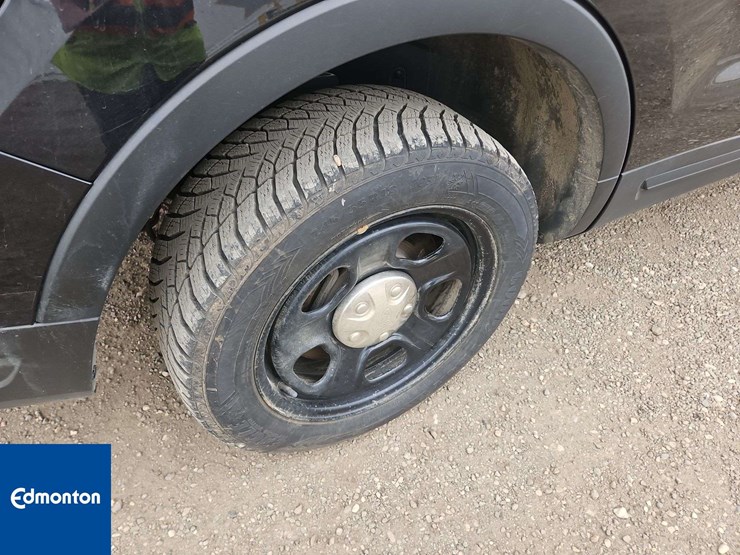 2019-ford-explorer-image-18