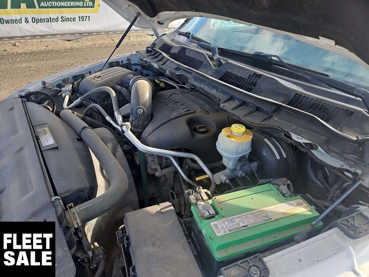 2015-dodge-1500-image-28