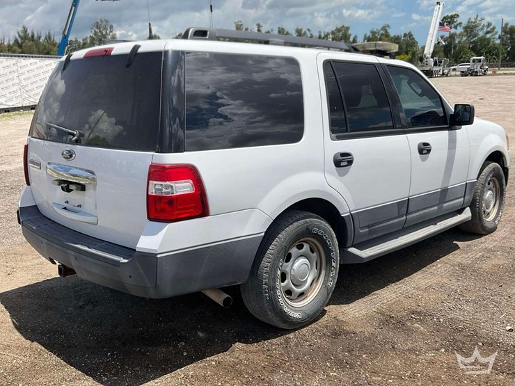 2013-ford-expedition-image-3