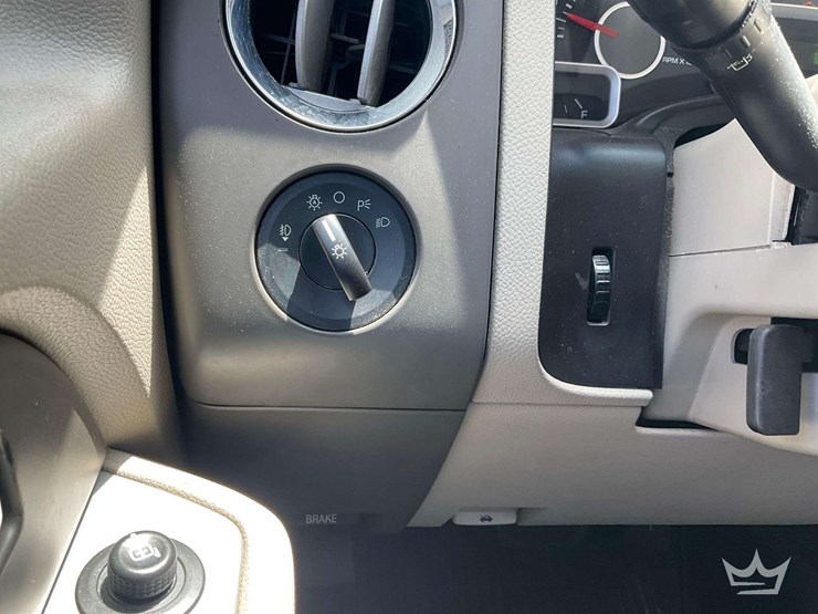2012-ford-expedition-image-16