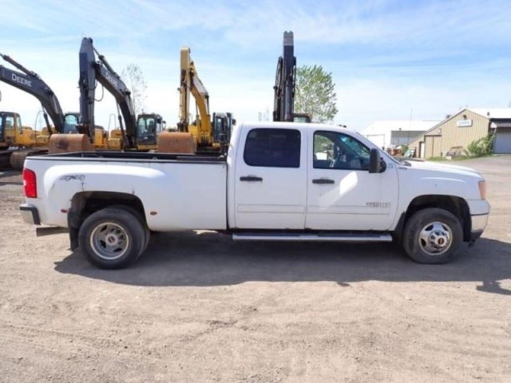 2014-chevrolet-silverado-3500hd-image-4