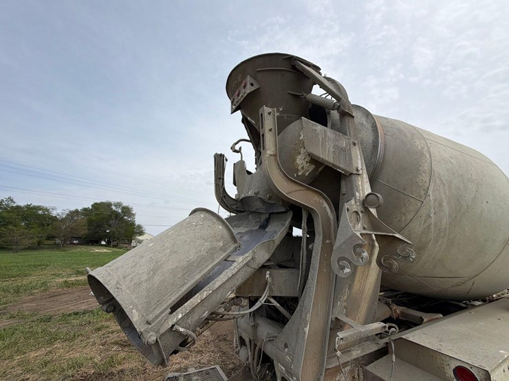 mack-cement-truck-image-20