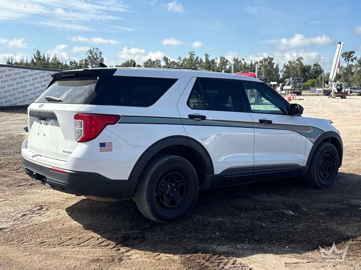 2020-ford-explorer-image-3