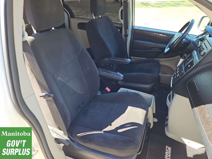 2012-dodge-grand-caravan-se-image-31